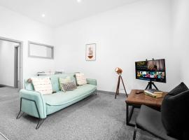 Hotel Photo: New Apartment in Brierley Hill - Parking - Wifi - Netflix - Top Rated - 309O