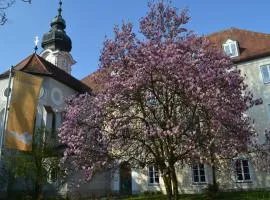 Haus der Begegnung Heilig Geist, отель в городе Бургхаузен