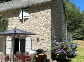 Hotel Photo: La Maïoun, entourée de la forêt au calme