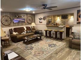 صور الفندق: StockYards! Walk 3 Blocks-Ranch House sleeps 8