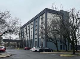 A picture of the hotel: Best Western Plus Meadowlands