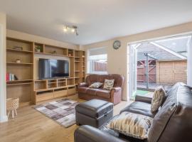 ホテル写真: Modern and Comfy 3 bed Cambridge House