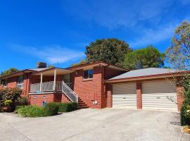 מלון צילום: Ballarat Holiday Homes - Bells Lane - Large Home with Double Garage - Only Minutes from Ballarat CBD - Sleeps 1 to 10