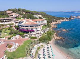 Club Hotel Baja Sardinia, hotel v destinaci Baia Sardinia