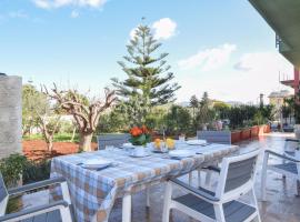 Хотел снимка: Awesome Apartment In Portella Di Mare With Kitchen