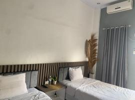 Hình ảnh khách sạn: Oemah Ratu Hostel Syariah RedPartner