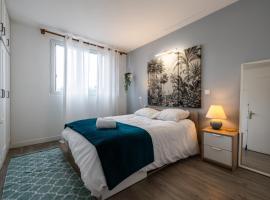 Hotel Photo: Appartement cosy et lumineux-parking gratuit- proche de Paris