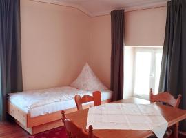 Beim Haasen, hotel v destinaci Grabenstätt