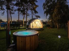 Unique Escape Glamping in the Heart of Prague with Hot Tub and Vysehrad Castle View, hotel in Prague