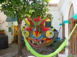 Casa Blanca Hostel, hotel in Tarija