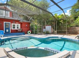 Hotel kuvat: Ville Villekulla! Private pool home near Historic Palmetto!