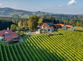 Hotel Photo: PEISERHOF ferien.wein.gut Südsteiermark