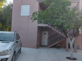 A picture of the hotel: Apartmani “Dunja”