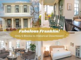 होटल की एक तस्वीर: Five Block Walk From Historical Downtown Franklin