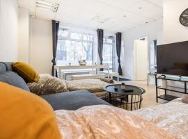 Хотел снимка: Spacious Two BR Close To Stadtpark and Street Parking