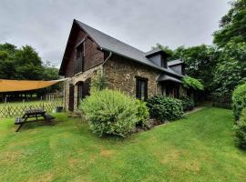 Hotel Foto: Authentic French house with great view 4 bedrooms and a lot of land