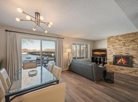 Hotel Photo: Riverfront Champlin Townhome with Deck and Water View!