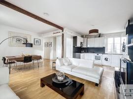 Hotel foto: Beautiful top-floor apartment with unobstructed view Paris 8th district !