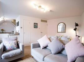 Hotel Foto: Modern Apartment in the Heart of Oxford with Secure Underground Parking