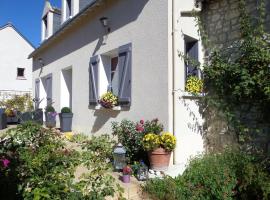 Hotel Foto: Gîte Cravant-les-Côteaux, 6 pièces, 10 personnes - FR-1-381-395