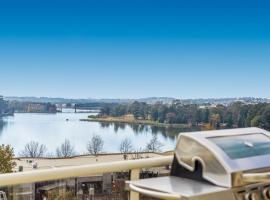 Zdjęcie hotelu: 2-Bed Unit with Balcony BBQ & Stunning Lake Views