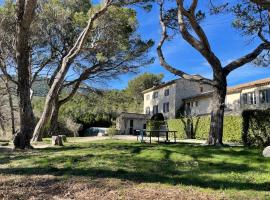 A picture of the hotel: Domaine de Cassan