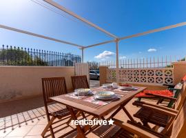 ホテル写真: rentafive Vistas a las Salinas Terraza