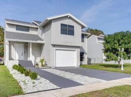 Fotos de Hotel: West Palm Beach Lake House about 8 Mi to Beaches!