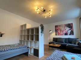 Фотография гостиницы: CHARLIE , Solingen Mitte, Ferien/Messe Wohnung für bis zu 5 Personen