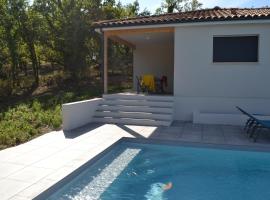 Хотел снимка: Gite avec piscine privée et climatisation à Cahors