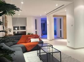 LUXURY 4 Bedroom Private Pool Villa at THE WAVE, hotel in Muscat