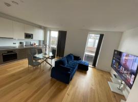 Фотографія готелю: Luxury Top Floor Penthouse Apartment near Heathrow