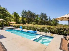 होटल की एक तस्वीर: Bay View Ridge Holiday Home Private Pool Hot Tub between Santa Cruz and Monterey