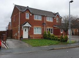 A picture of the hotel: Lovely 3 Bedroom House in Greater Manchester