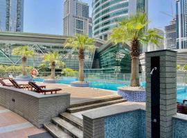 Rustic Elegance By The Lake Studio Cabin In Jlt, hotel v Dubaji