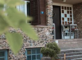 Kamena kuća, hotell sihtkohas Požega