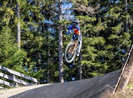 ホテル写真: WeiXL Schi&Bike Appartements-Bike in&Bike out neben Wexl Trails Bikepark