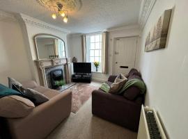 Hotel Photo: Scotch Terrace - 3 Bed House