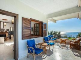 Hotel Photo: Ipsipili Villa with sea views and private garden