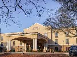 Russell Inn and Suites