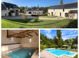 Fotos de Hotel: Les gîtes de La Pellerie - 2 piscines & Jacuzzi - Touraine - 3 gîtes - familial, calme, campagne