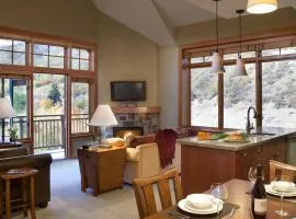 Capitol Peak Lodge