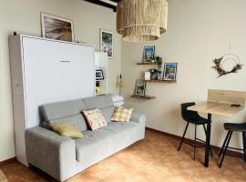 Hotel Photo: Logement, plein centre du village de Verzy