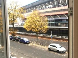 Hotel Photo: 3 Fitzhamon Embankment APARTMENTS opposite Principality Stadium - free parking nearby - LONG STAY OFFER - newly redecorated March 2024
