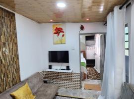 Foto di Hotel: Tiny 1 Bedroom with wifi and secure parking