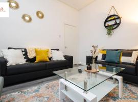 Zdjęcie hotelu: Large 3 bedroom sleeps-7/Gartson/Liverpool