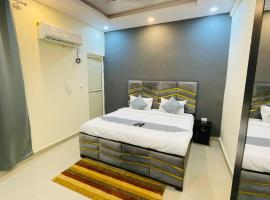 Gambaran Hotel: PLAY Sector 18 - Couple friendly