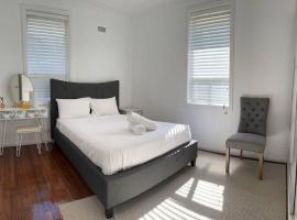 호텔 사진: Two bedroom Private house Unit in Dundas Valley