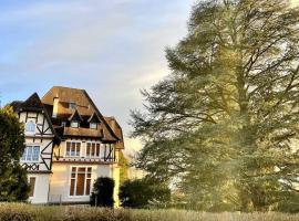 Zdjęcie hotelu: Charmant studio dans Château du XXème