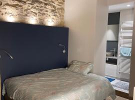 酒店照片: Chambre B&B dans appartement vue Saône calme absolu